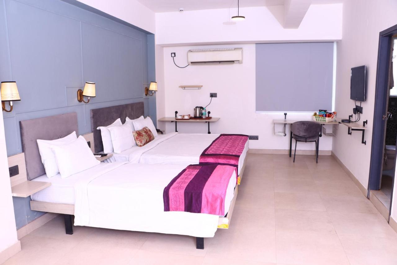 Virohaa Garden Hotel Ghaziabad Eksteriør bilde