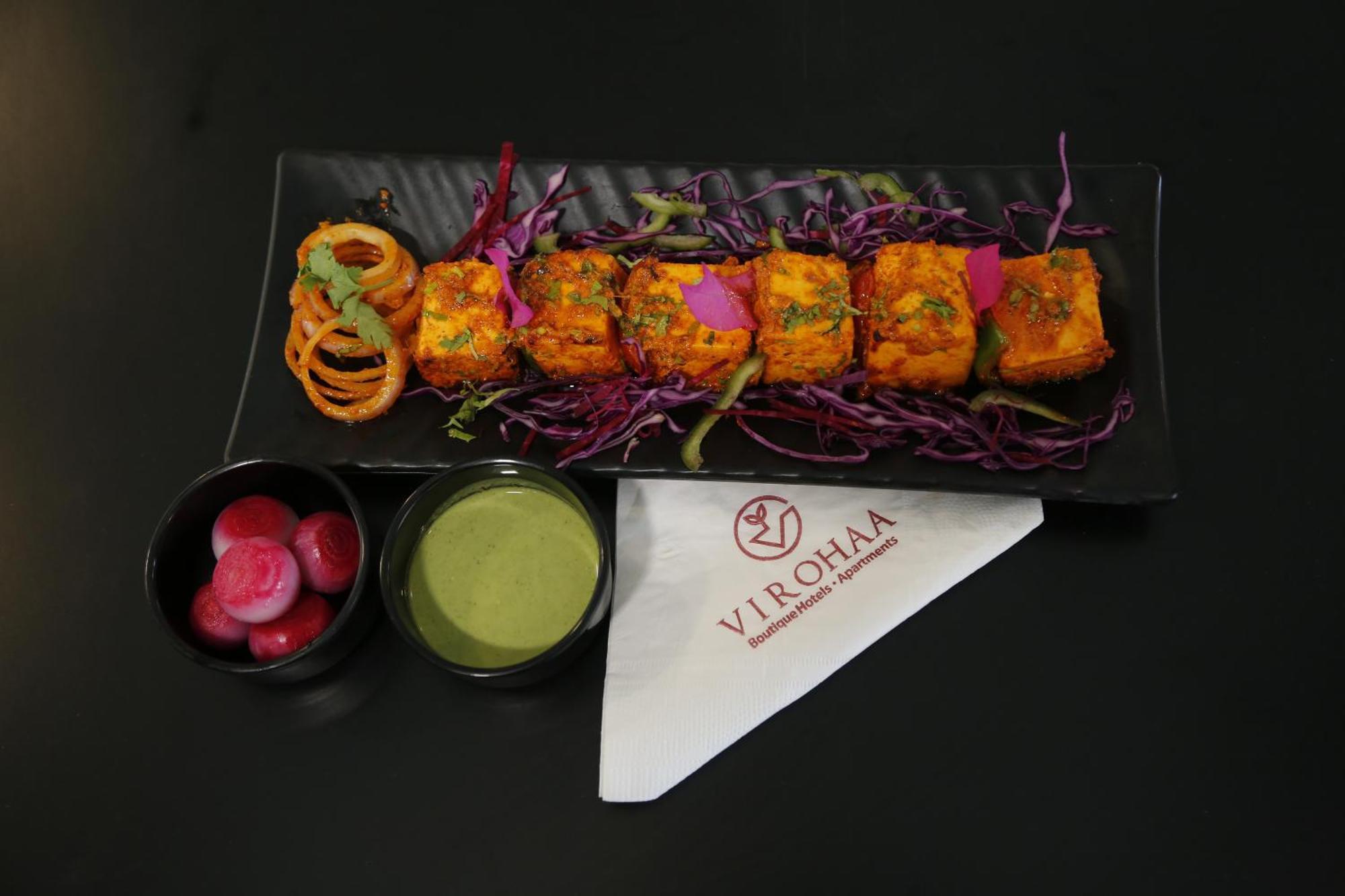 Virohaa Garden Hotel Ghaziabad Eksteriør bilde