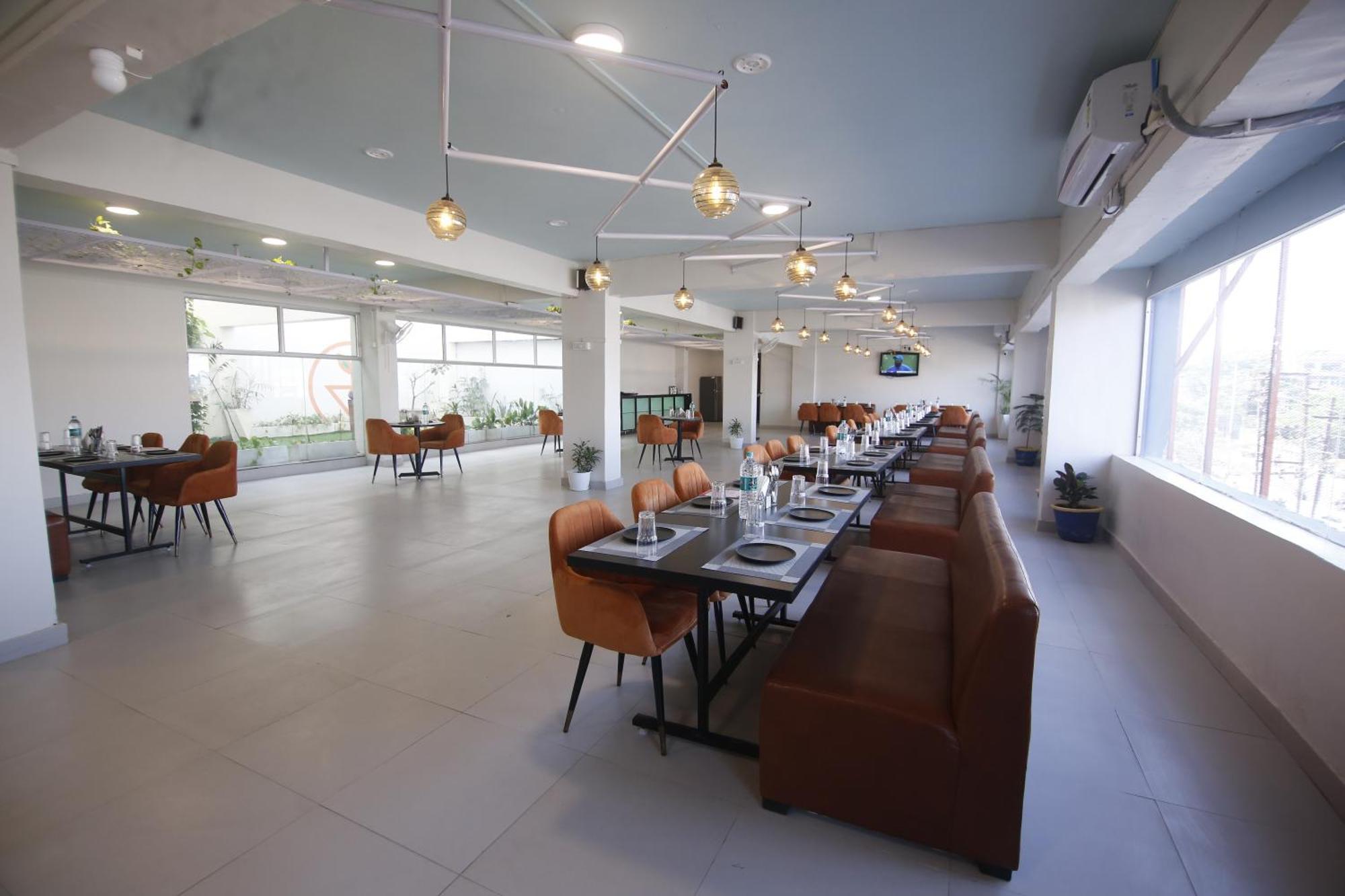 Virohaa Garden Hotel Ghaziabad Eksteriør bilde