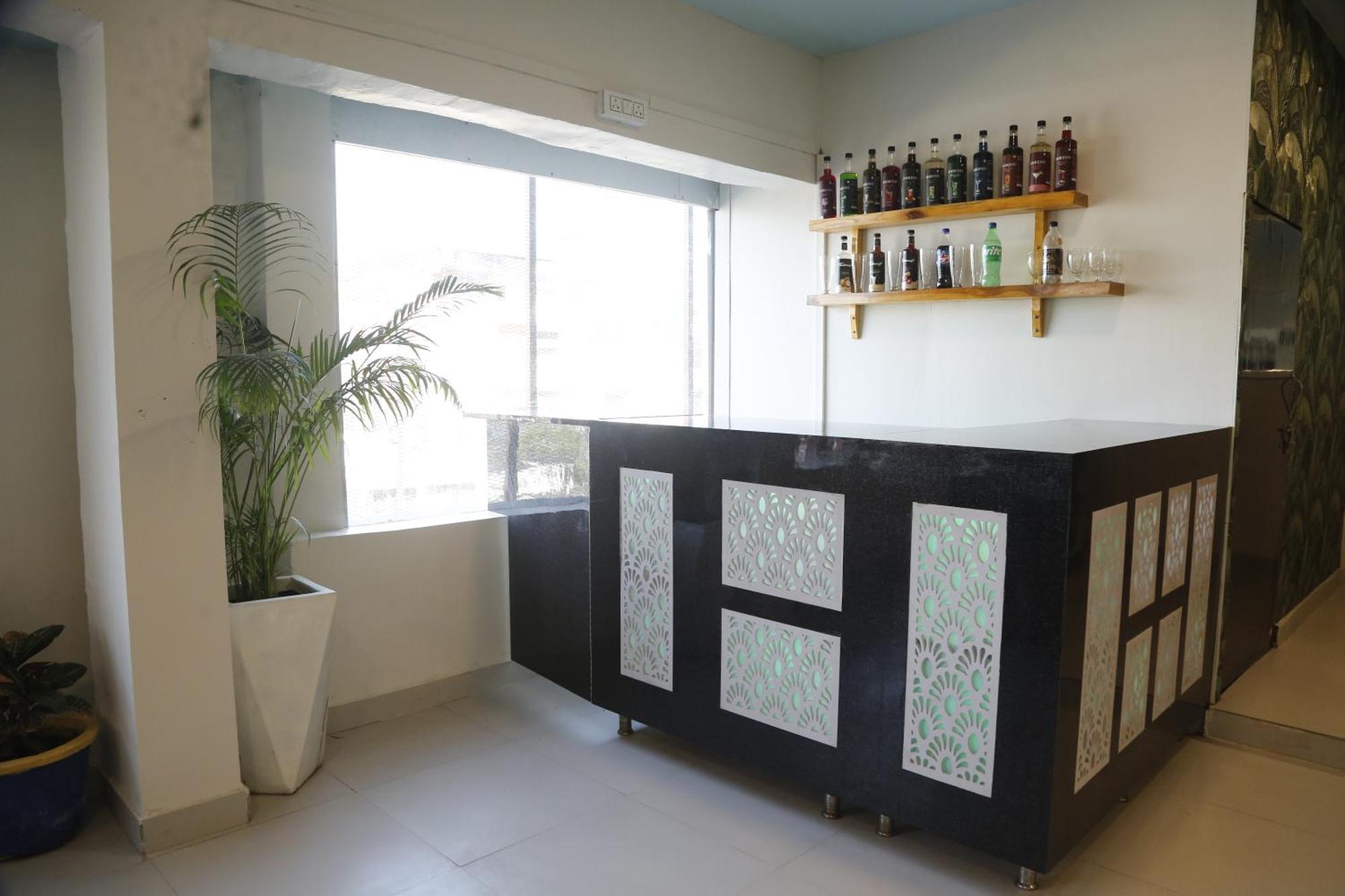 Virohaa Garden Hotel Ghaziabad Eksteriør bilde